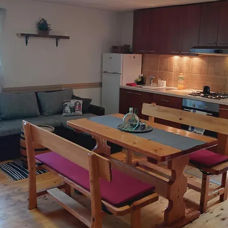 Kuca Za Odmor Denis Feriehus Mala Lesnica